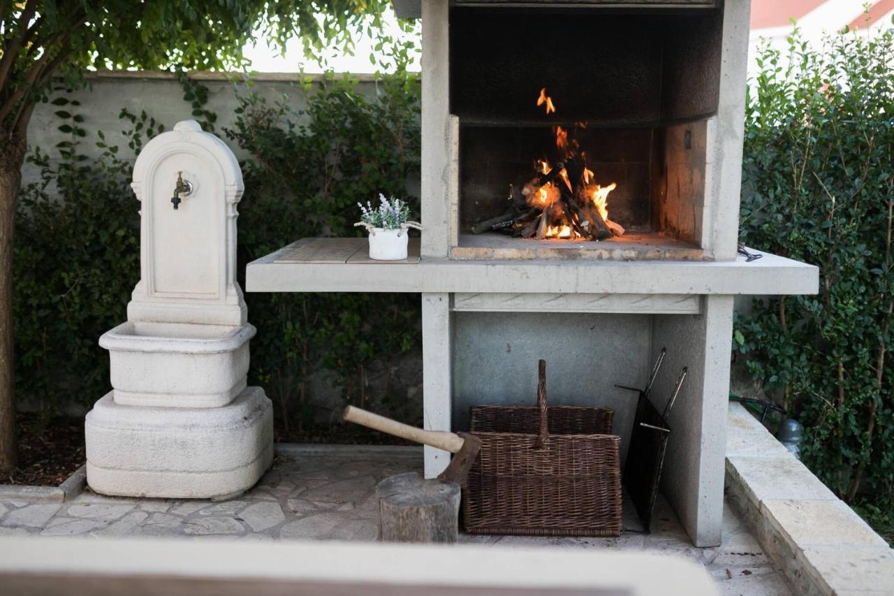 Eleganza With Pool For 9 Guests ,