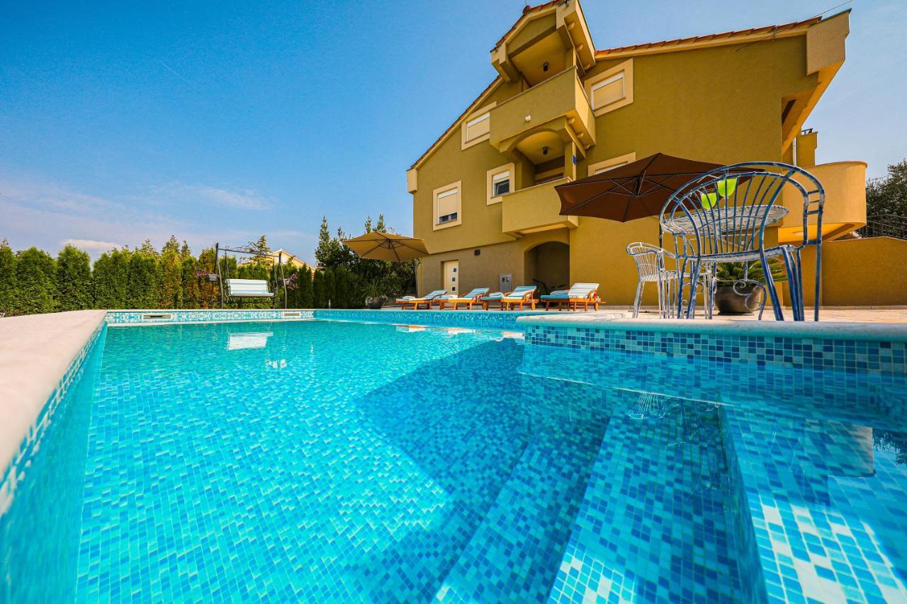 Eleganza With Pool For 9 Guests , Vila Zadar