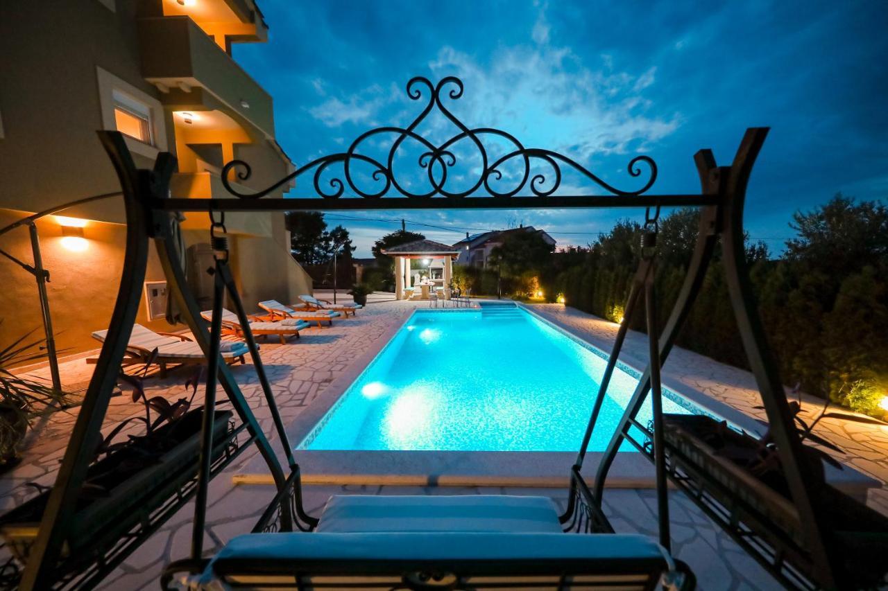 Eleganza With Pool For 9 Guests , Vila *